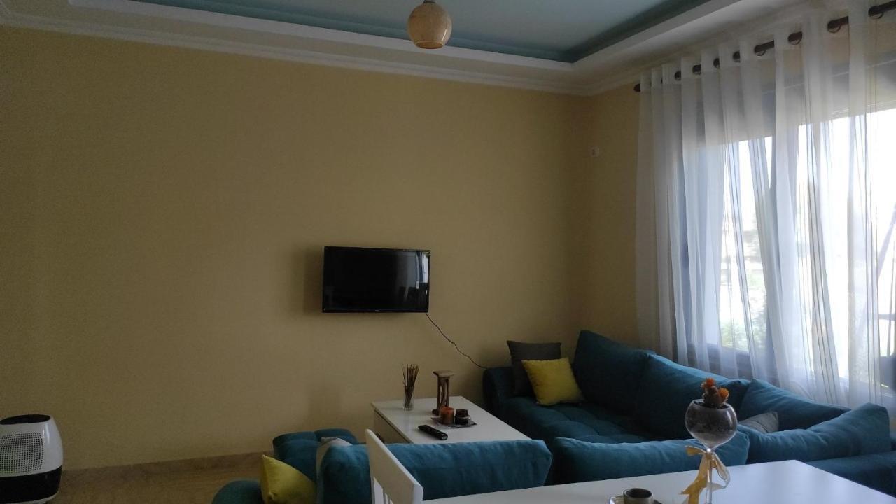 Guesthouse Isolde Vlorë Esterno foto